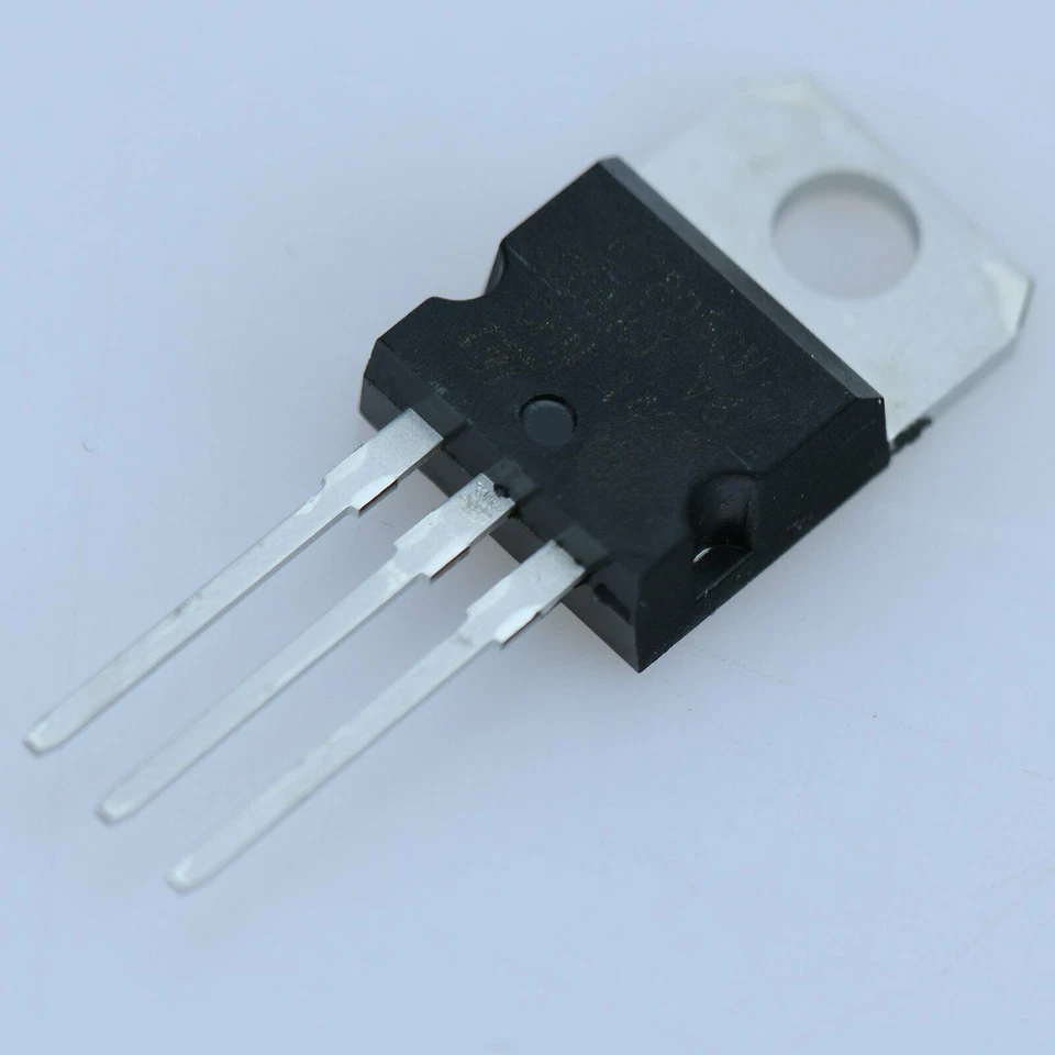 10pcs New L7805CV L7805 LM7805 ST TO-220 Voltage Regulator 5V 1.5A SHIP TODAY - Image 2 of 4