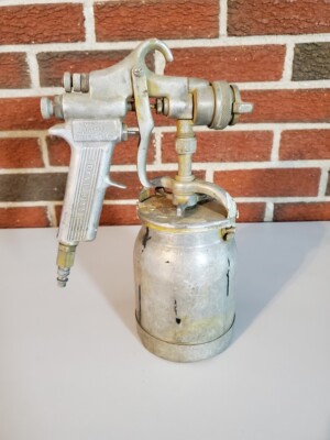 Devilbiss MBC Used Spray Gun With No. 30 Nozzle and Binks Canister