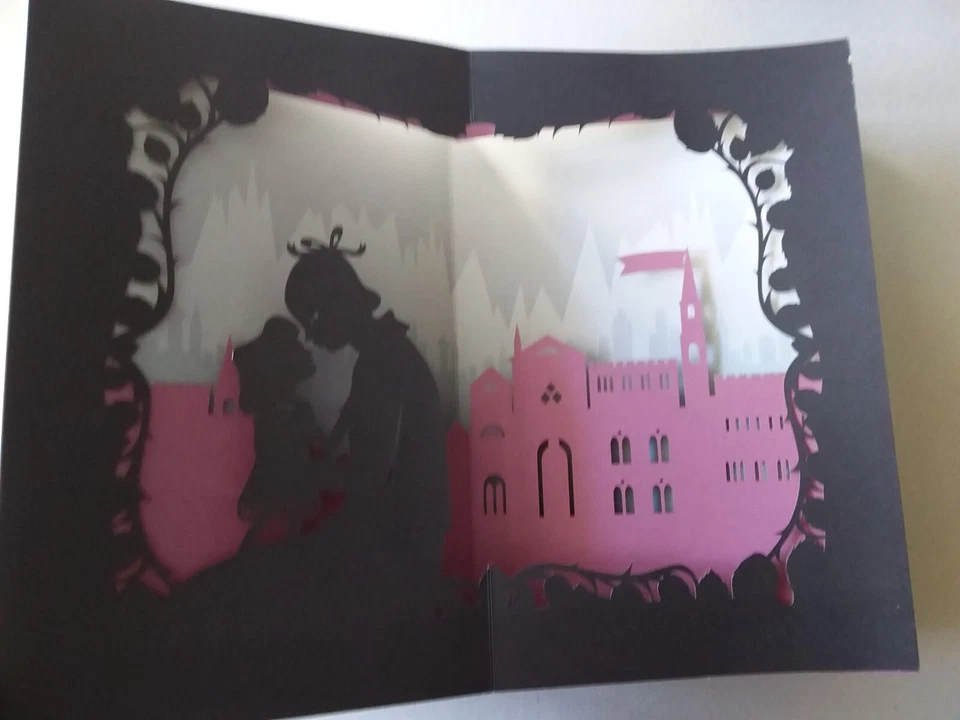 FRANKENSTEIN  ILLUSTRAZIONI E INGEGNERIA CARTOTECNICA DI AGNESE BARUZZI - Immagine 3 di 4