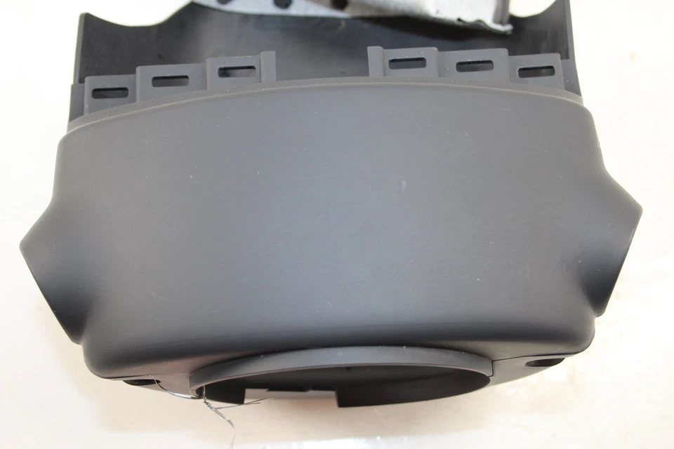 Cubierta de dirección Infiniti Q60 2017-2020 OEM DZ59 Foto 2 de 4