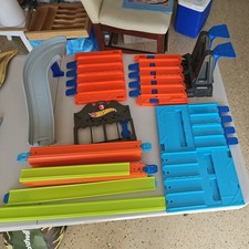 Assorted Hot Wheels Lot Of 30Pieces: Tracks, ...