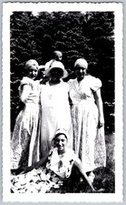Vtg B&W Snapshot Four Women Child Outdoor Portrait Dresses Hats 1930s