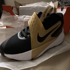 Nike Team Hustle D 12 PS Black Metallic Gold Kids Basketball Shoes Size 13C