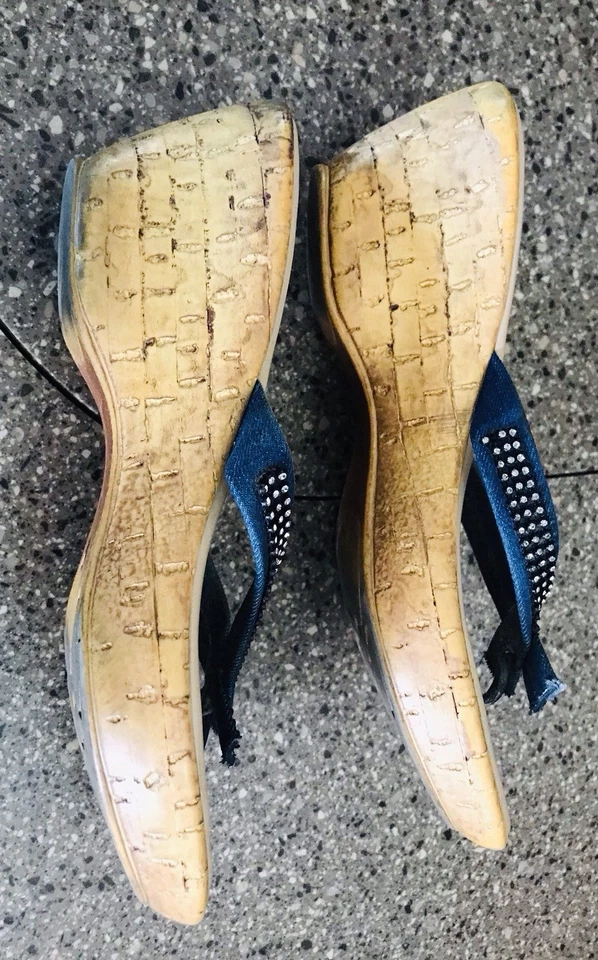 Sandalias Athena Alexander-Roxi-Corcho y Denim con pedrería-Talla 8 se ajusta como 7 1/2 Foto 3 de 4