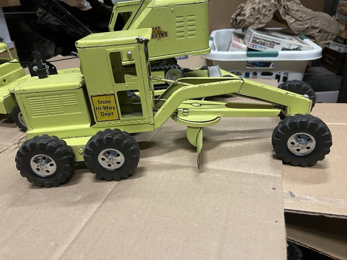 vintage 1959 Tonka Highway Construction set B207 Euclid green