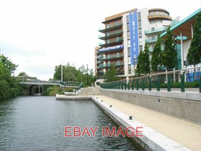 FOTO NEUE LIEGEPLÄTZE AM ROYAL CANAL IN ASHTOWN CO. DUBLIN 2008