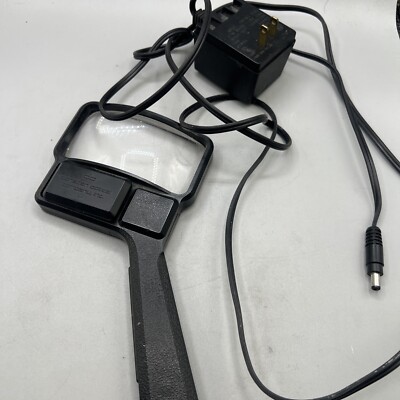 Donegan C-610 Classic Rectangular Illuminated Hand Held Magnifier