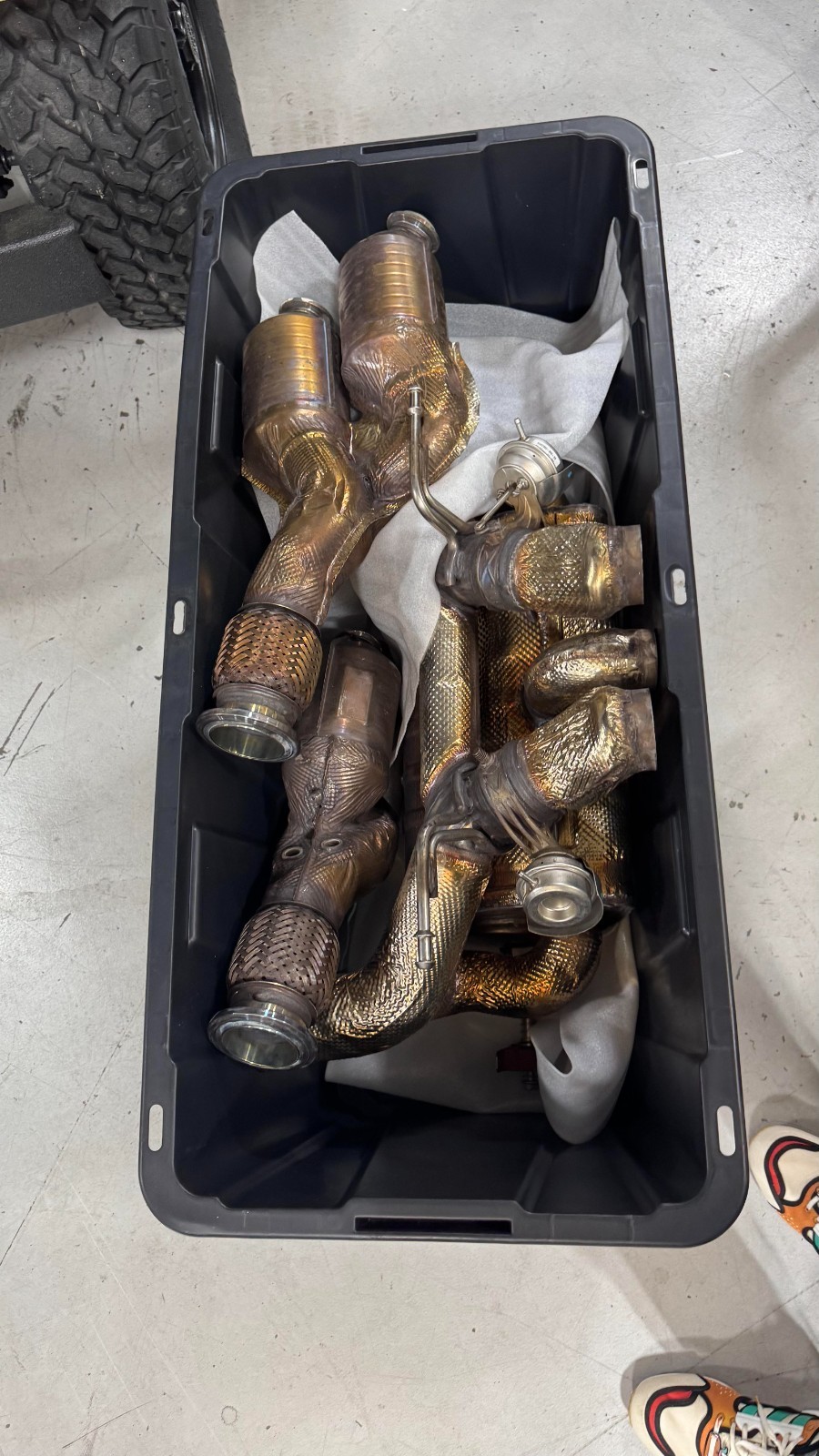 Lamborghini Aventador S - OE Genuine 3PC - Muffler, Tips and CATS included 
