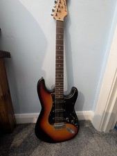 Westfield E1000 Stratocaster Style Sunburst 6 String Electric Guitar + stand 