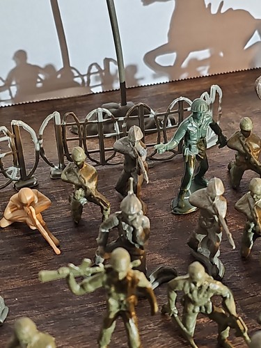 Posten Plastik Armee Männer, Stacheldraht, Felswände, Kampfjet, Kampfhubschrauber - Bild 13 von 19