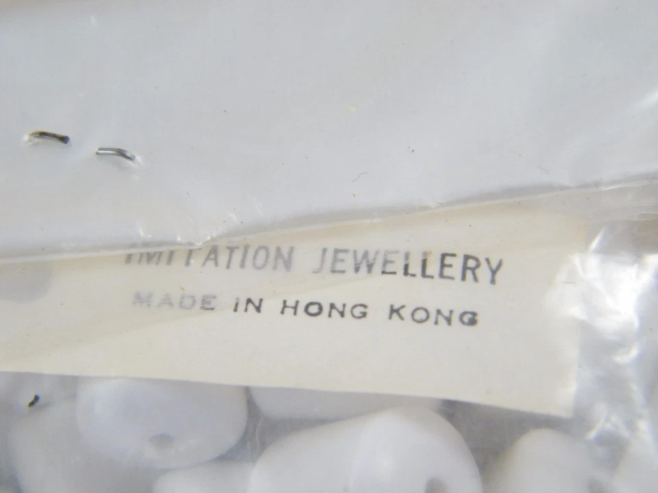 (600) DE COLECCIÓN "JOYERÍA DE IMITACIÓN HONG KONG" ~ CUENTAS DE BARRIL BLANCO Foto 4 de 4