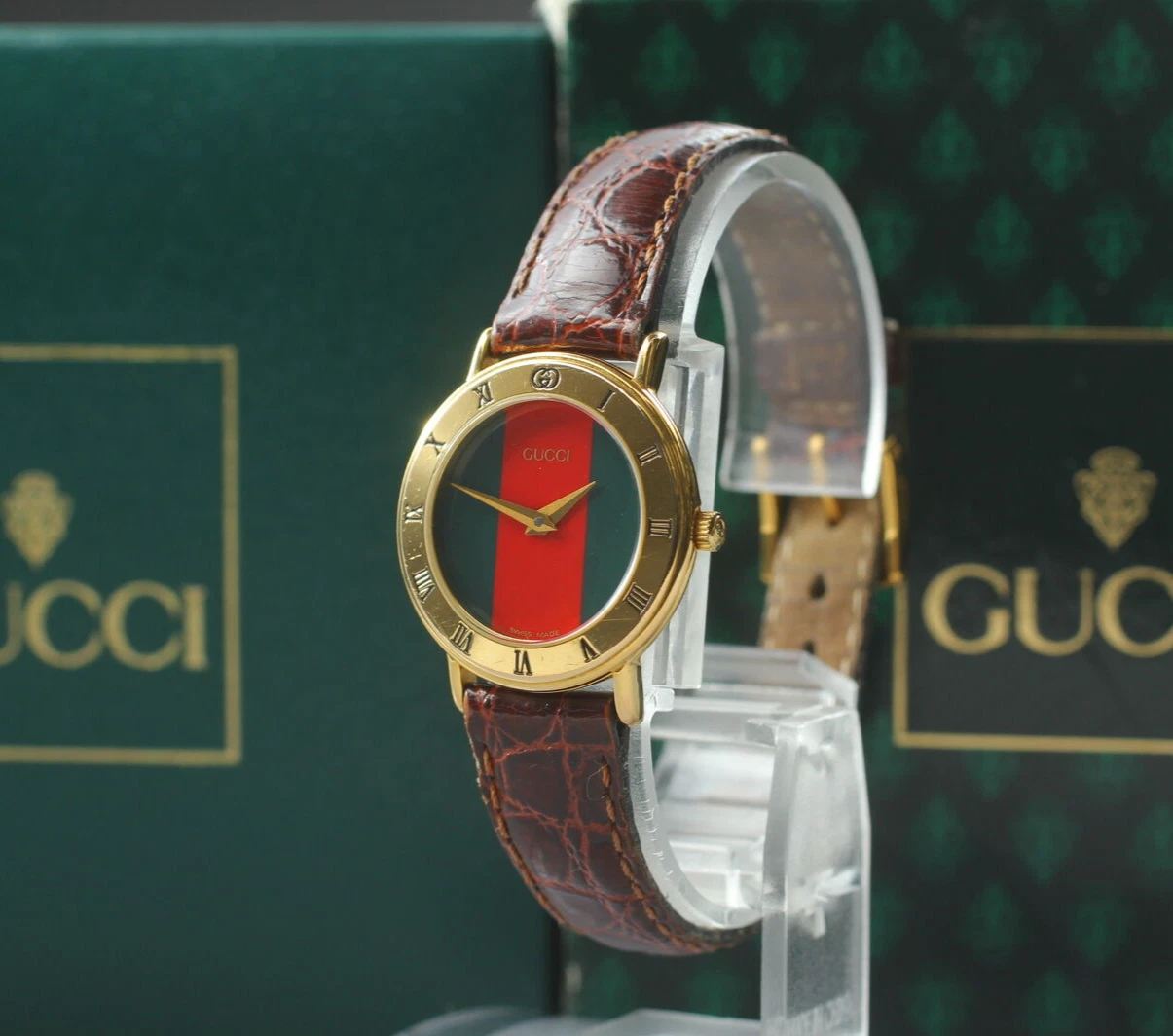 [Presque comme neuve / boîte papiers] Montre pour femme GUCCI 3000,2,L 26 mm cadran vert rouge quartz