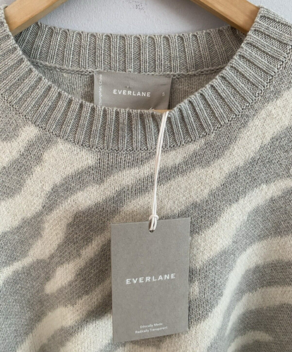 Everlane The Alpaca Tiger Jacquard Crewneck Pullover Sweater Gray Size S NWT - Picture 2 of 4