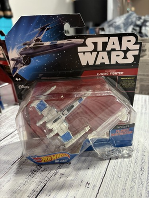 #ad Hot Wheels Star Wars X Wing Fighter W Flight Navigator 2014 NIB Force Awakens $19.99