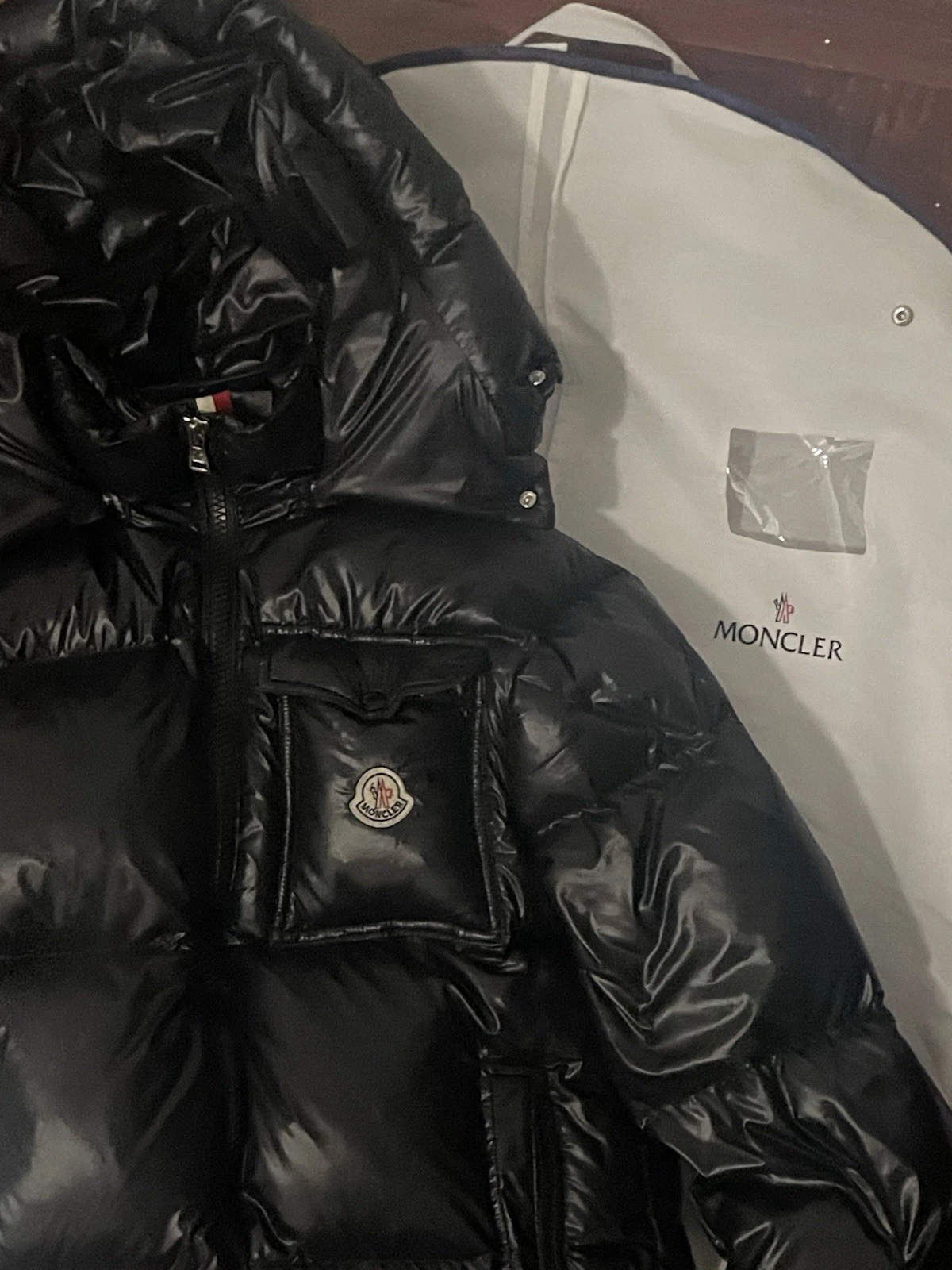 Piumino corto Moncler nero Montbeliard (M) con etichetta autentica sulla giacca
