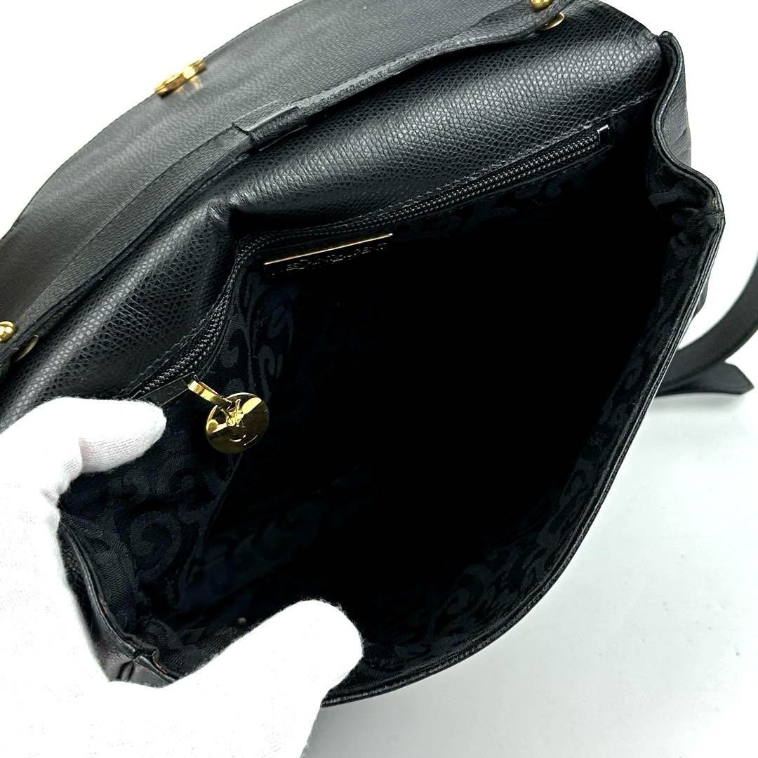 Borsa a tracolla Yves Saint Laurent YSL modello arabesco all over pelle nera