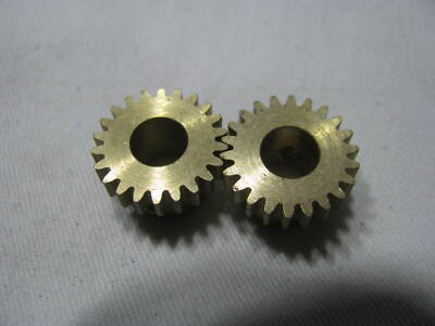 z 92 - Ref 25 - 2 Stirnräder Messing 40DP 22 Zähne - Verkauf als Paar