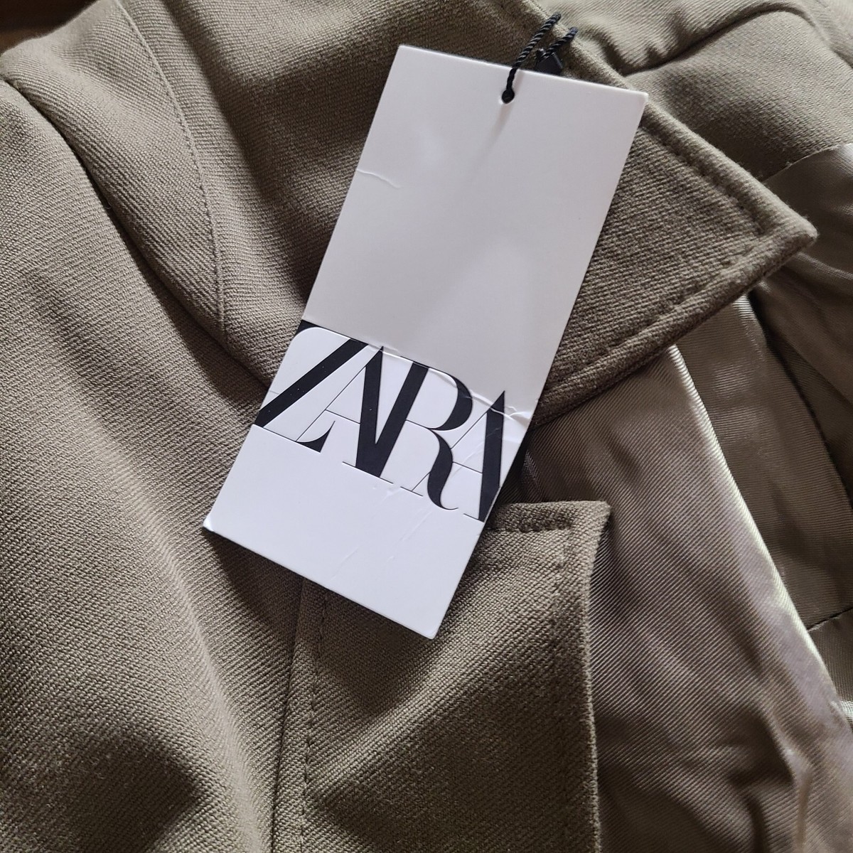 ZARA BOMBER JACKET WITH TOPSTITCHING AND POCKETS GREEN SIZE ZARA BOMBER JACKET WITH TOPSTITCHING AND POCKETS GREEN SIZE