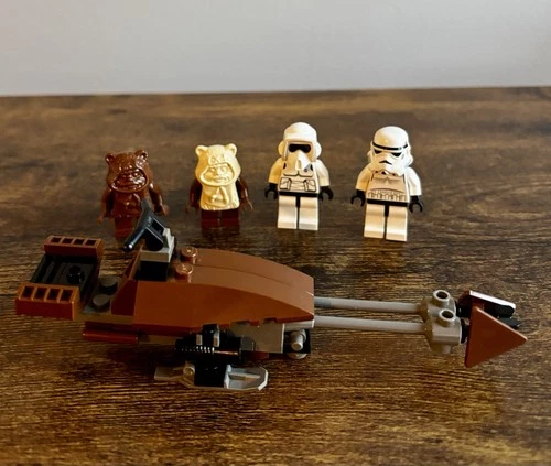 Lego Star Wars 7139 Mini figures And Speeder Bike