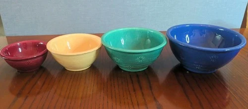 Vntg set of 4 Shawnee Pottery Nesting Mixing Bowls "Atomic Starburst" USA mark
