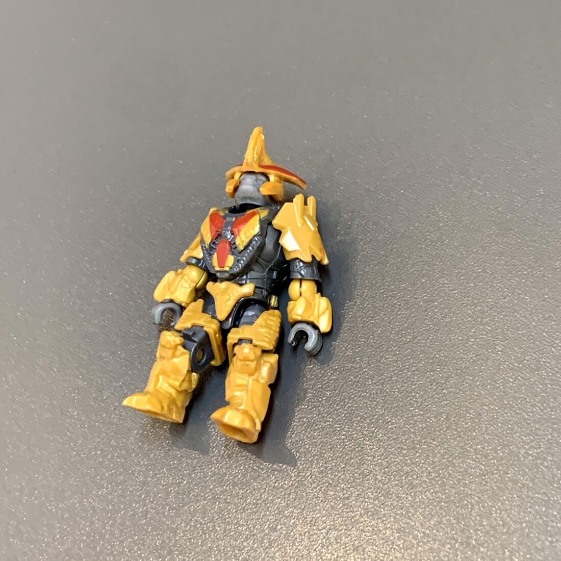 Halo Infinite Mega Construx Master Chief vs Brute Warrior Action Figure 2-Pack