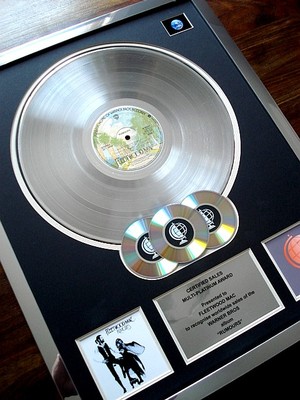FLEETWOOD MAC RUMOURS LP MULTI PLATINUM DISC RECORD AWARD ALBUM