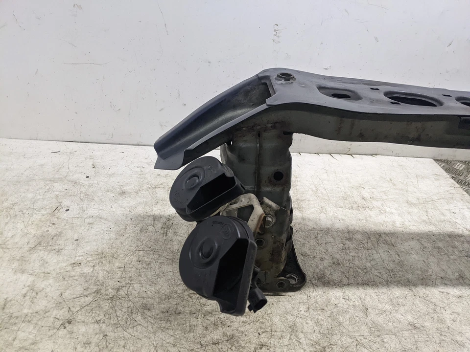 Barra de choque Ford C-max Titanium Tdci MK2 2010-2015 (delantera)  Foto 2 de 4