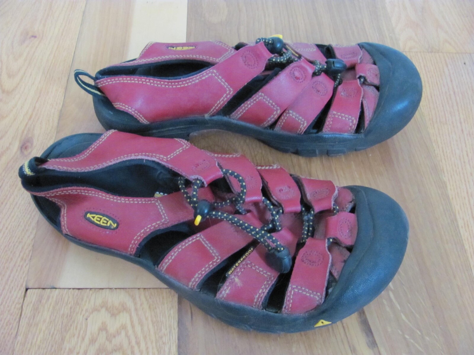 Sandali Keen Red Newport impermeabili per sport acquatici all'aperto donna 7