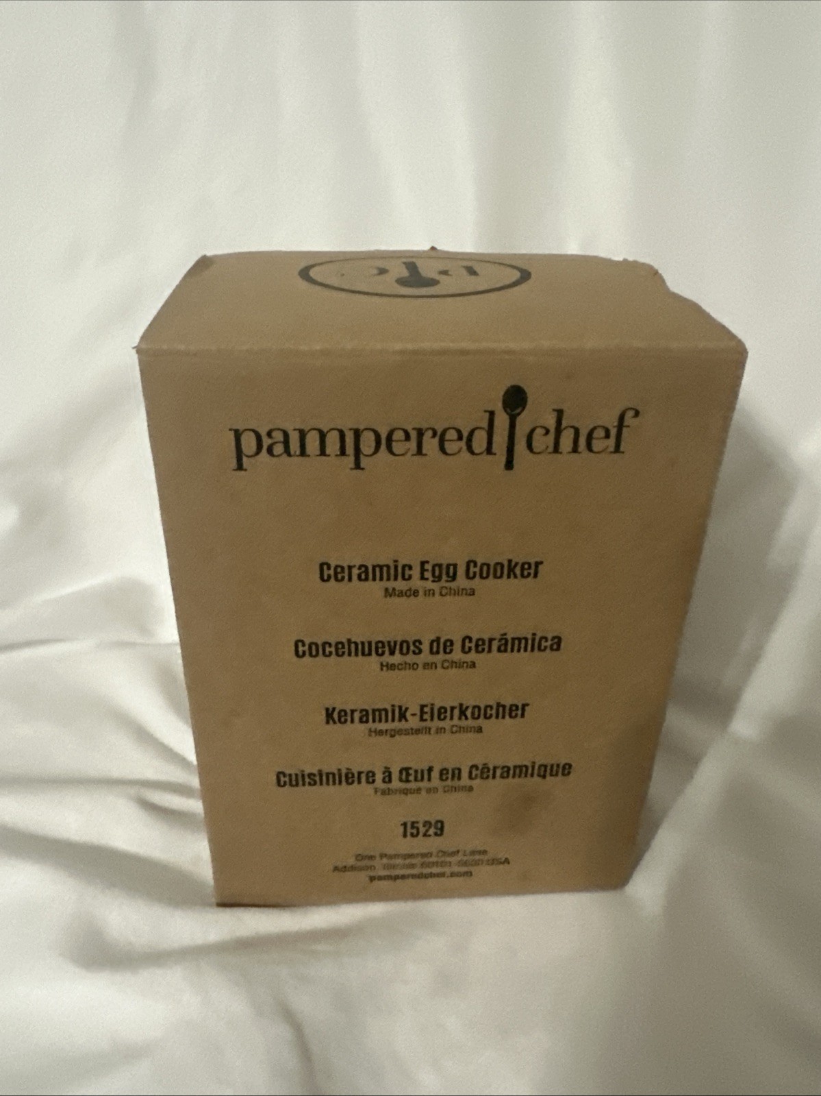 Pampered Chef Ceramic Egg Cooker 1529 w/ Silicone Sleeve & Lid Unused New In Box