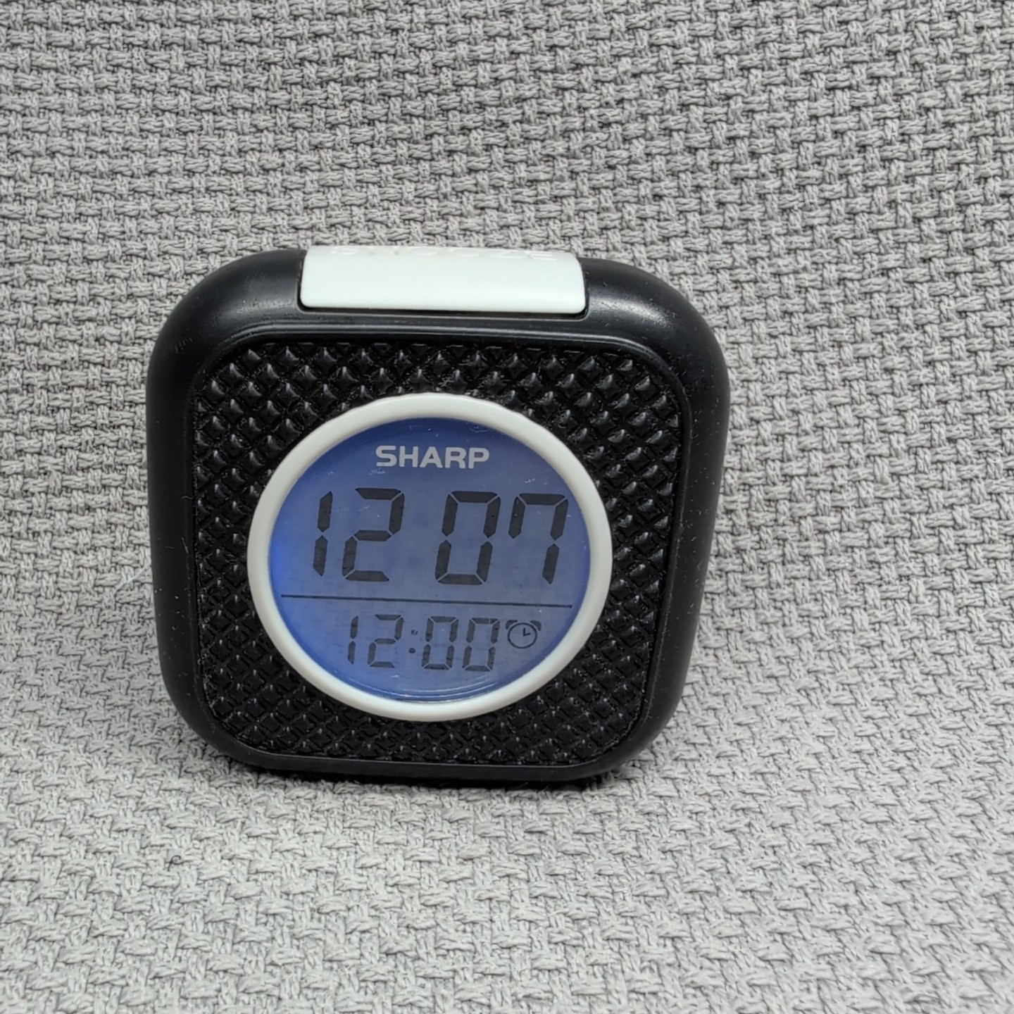 Pillow Personal Alarm Clock Wake to Vibration or Beep Sharp Digital SPC562A