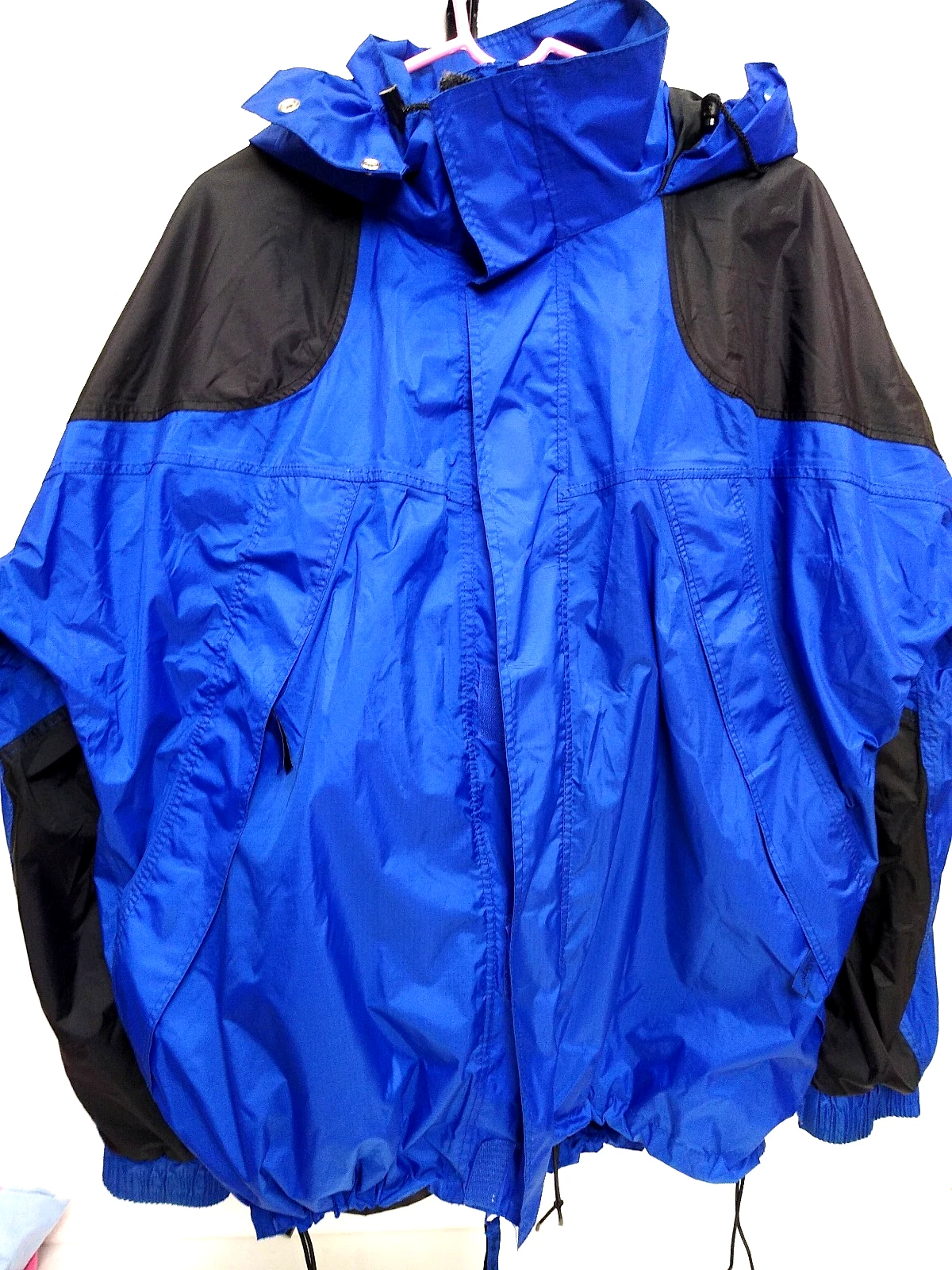 BASS PRO SHOPS Rain Gear MISMATCHED SIZES! Blue/Black XL Jacket and Large Pants
Opens in a new windo