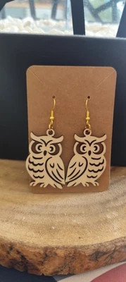 Boucles d'oreilles Hibou en bois – Fabrication artisanale – Légères et original - Photo 1/4