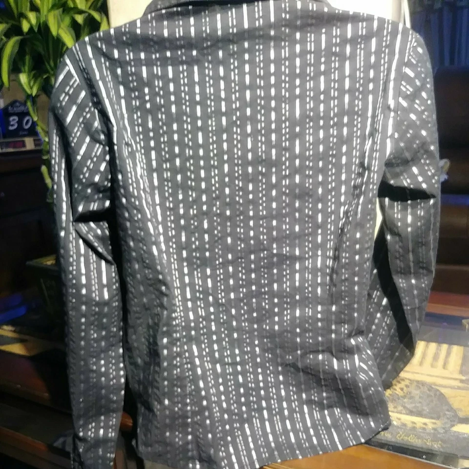 Women Quizzy Stretch Blouse Size Small - Image 3 of 3