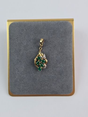 14k Gelbgold Ovalschliff Smaragd Cluster & Diamant Akzent Halskette Anhänger