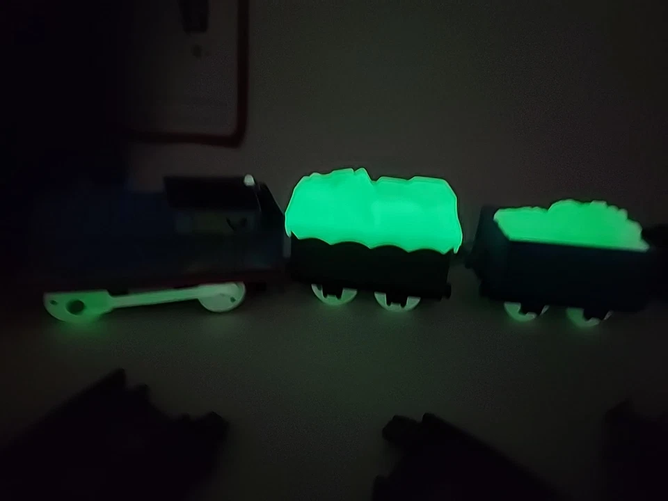 GLOW IN THE DARK THOMAS & Friends TRACKMASTER Motorizado Ferrocarril Juego de pistas de cubo Foto 4 de 4