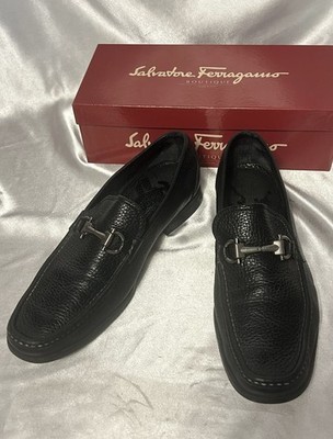 Salvatore Ferragamo Men s Black Pebbled Leather  Gancini Shoes Loafers 9 D Nice!