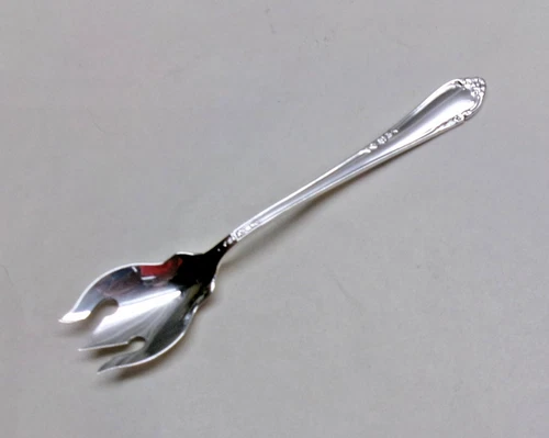 1 DANCING FLOWERS STERLING SILVER ICE CREAM FORK-ELEGANT 1950 REED/BARTON FINE