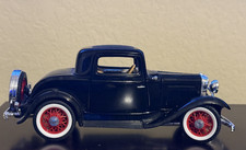 Road Legends 1932 Ford 3-window Coupe