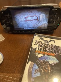 Sony PlayStation Portable Value Pack - Black (PSP-1001K)