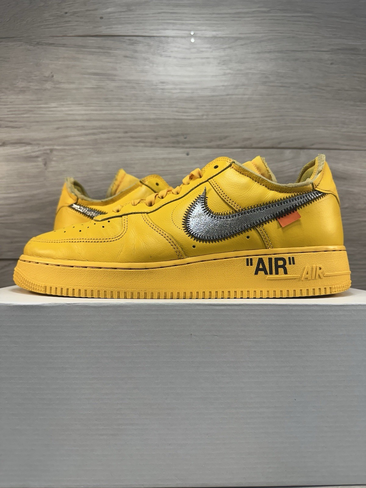 Off-White x Nike Air Force 1 Low University Gold Metallic Silver (ICA) - Size 10