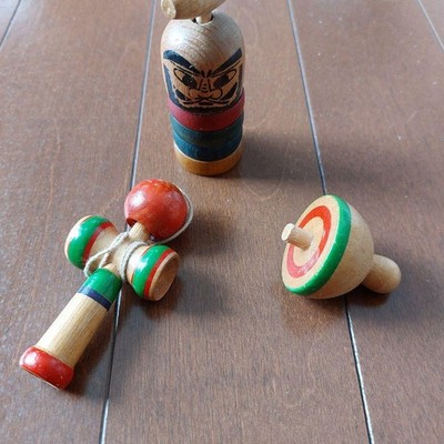 Japanese Wooden Toys 3-Piece Daruma Drop Kendama And Top Vintage Good Cond