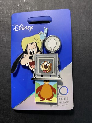 Disney 100 Decades Goofy & Humphrey Kamera Limited Release Slider Pin