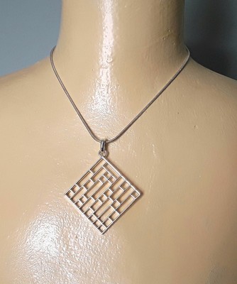 Halskette silberfarben metallisch geometrisch quadratisch Anhänger 42-46 cm C398