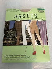 ASSETS by Sara Blakely 166 High Waisted Mid-Thigh Shaper, Nude Size 3 New