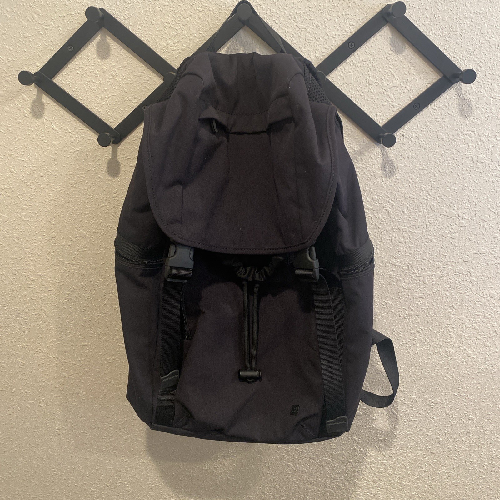 Lululemon Command The Day 24L Drawstring Backpack… - image 1