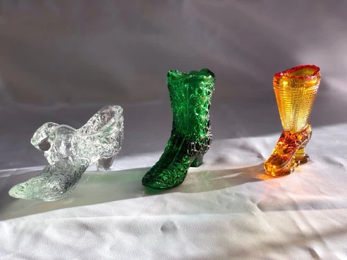 Lot of 3 Vintage Fenton art glass slippers and boots / cats head / Daisy Button