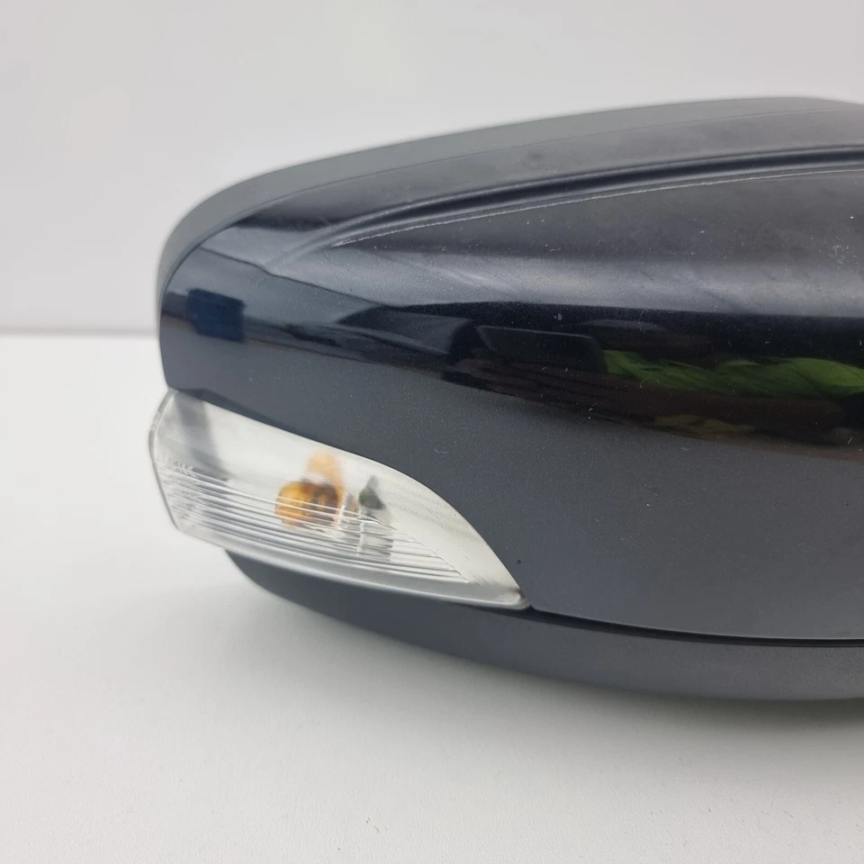 Volvo XC60 DZ Right Side Mirror 02/2009-09/2013 (Missing Bottom Cover) - image 3 of 4