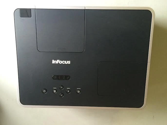 INFOCUS IN5106(PROXIMA C500,VIEWSONIC PJ1173) PROJECTOR,5000 LUMENS,ONLY 354 HR  - Image 2 of 3