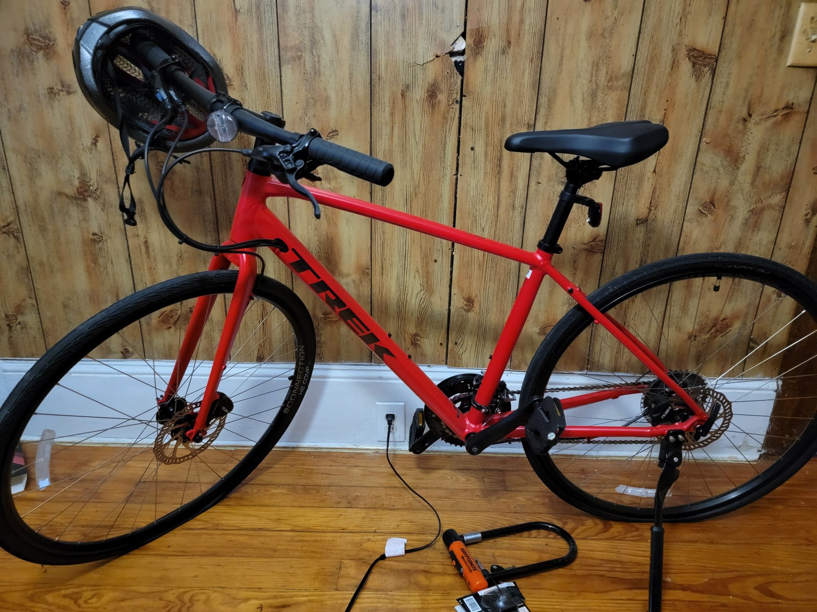 Trek FX 2 Disc Gen 3, Medium, Satin Red 2023 Hybrid Bicycle 