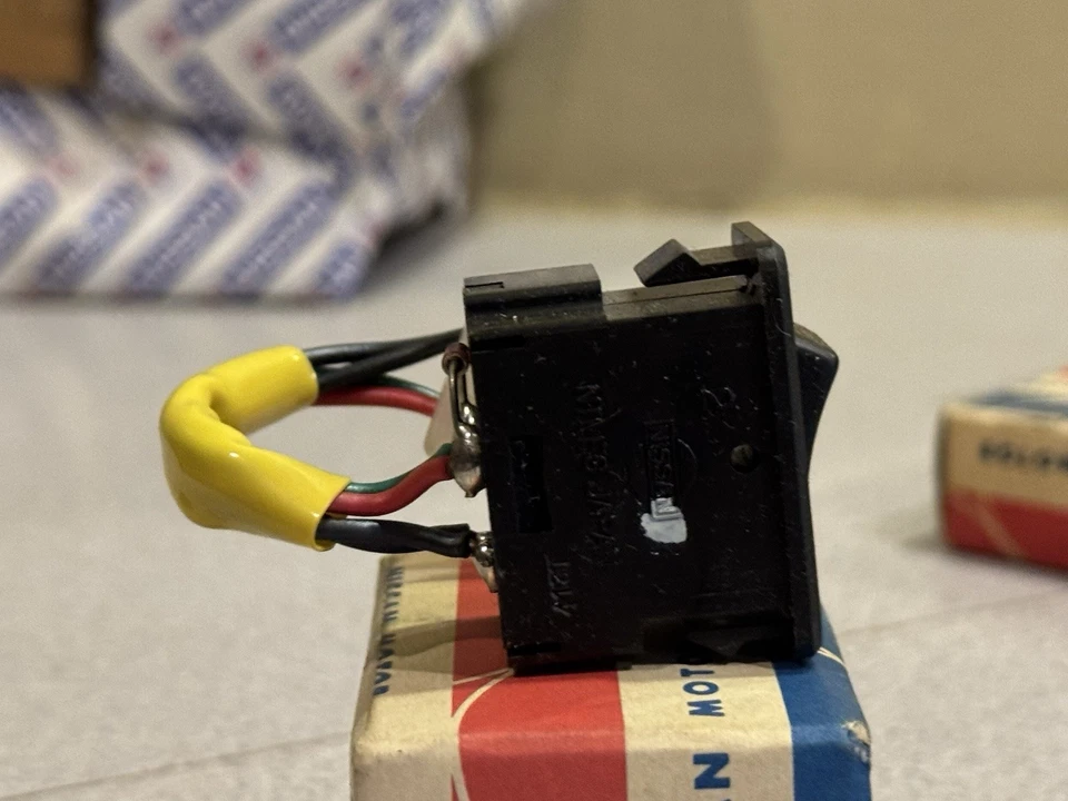 1982-1984 Datsun 810 Overdrive Switch Button Control NOS 25130-W4601 - Image 4 of 4